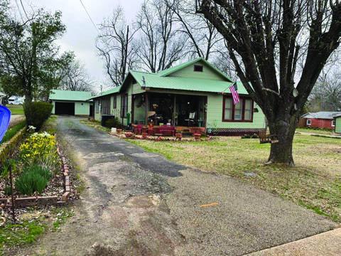 Linden Garden Club Yard of the Month