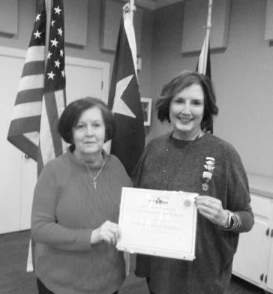 Iva Rountree presents Tammie Duncan Blackburn the U.S.D.1812 National American History Award at the Mark Epperson Chapter United States Daughters of 1812 January meeting. Courtesy photo Blackburn receives award