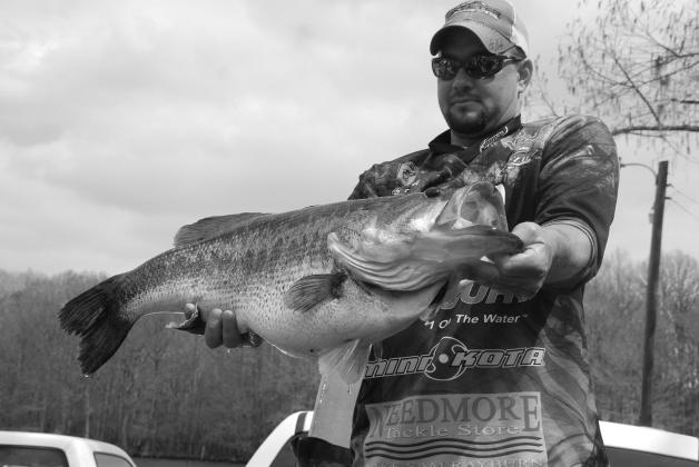 Sean Swank caught this 16.07 pound Legacy Lunker from Caddo Lake in spring 2011.An internal PIT tag identified it as the same fish caught a year earlier by Keith Burns of Jefferson. It weighed 16.17. Burn’s fish ranks as Texas’ No. 20 heaviest bass. S Sean Swank caught this 16.07 pound Legacy Lunker from Caddo Lake in spring 2011.An internal PIT tag identified it as the same fish caught a year earlier by Keith Burns of Jefferson. It weighed 16.17. Burn’s fish ranks as Texas’ No. 20 heaviest bass. S