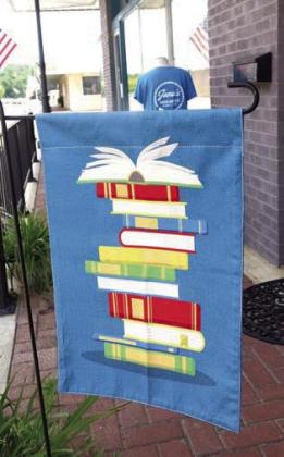 Here is a display outside Jana’s Mercantile that says it all without saying anything. There are books inside, especially decorated ones. Ones that make colorful gifts. Come see. Around Atlanta