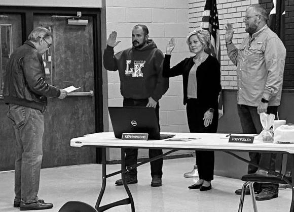 L-K board members take oaths,new officers elected
