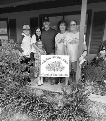 Linden Garden Club October Yard of the Month