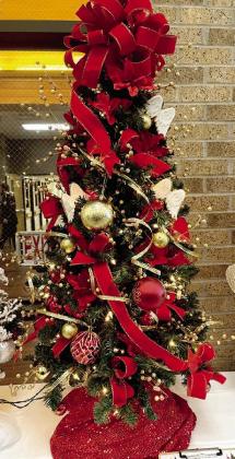 CHRISTUS St. Michael Hospital-Atlanta Auxiliary presents annual Christmas Tree Silent Auction