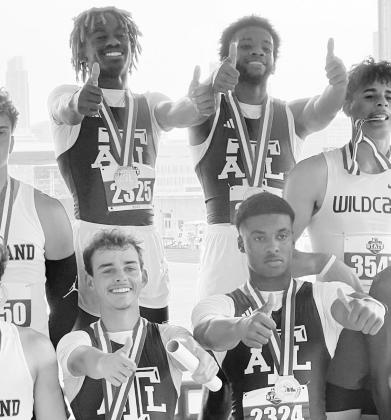 Runnin’ Rabbs win gold at state
