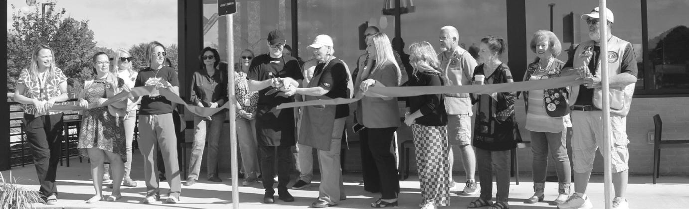 The Atlanta Chamber of Commerce hosted a ribbon cutting at Starbucks last Thursday, September 25. Photo by Tim Emmons
