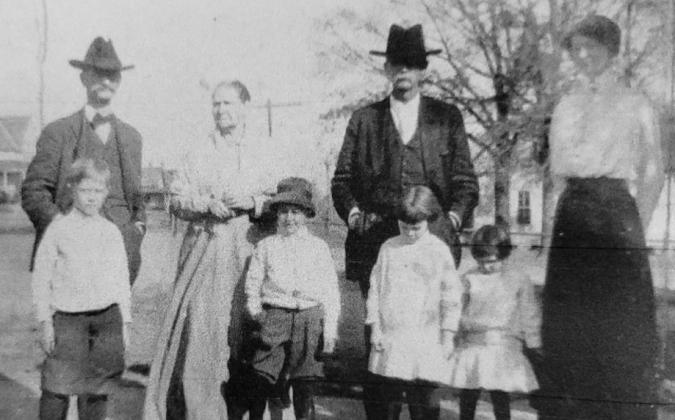 Several members of “Pa Bill’s” family in front of early T.R. Richey house on North Louise Street. Back Row: Dr. Andrew Crossely, son-in-law, served as State Rep in Austin and buried in Pine Crest Cemetery; Paulina Frances Lemmon Lanier - her father The early residents