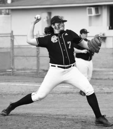 Bulldogs beat DeKalb, 6-4