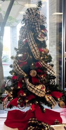 CHRISTUS St. Michael Hospital-Atlanta Auxiliary presents annual Christmas Tree Silent Auction