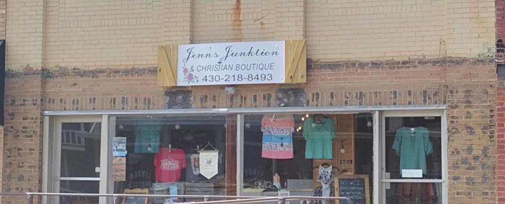 Jenn’s Junktion is now open in Linden