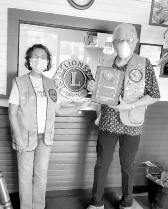 Bowden receives plaque