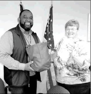 Daughters donate to local veterans